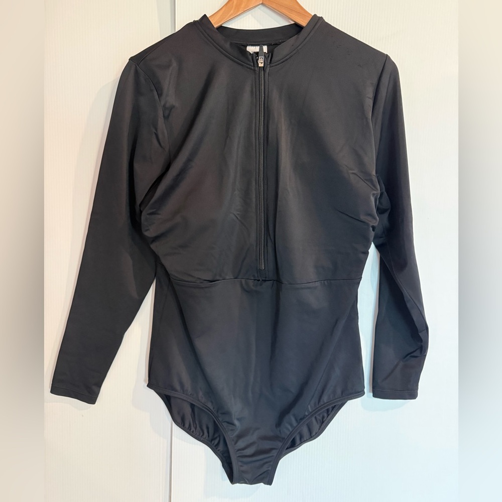 LANDS’ END Bathing Suit/Rashguard